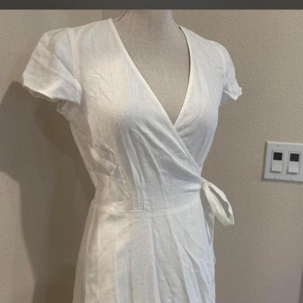 Polo Ralph Lauren white linen wrap style maxi dress. Size 6.